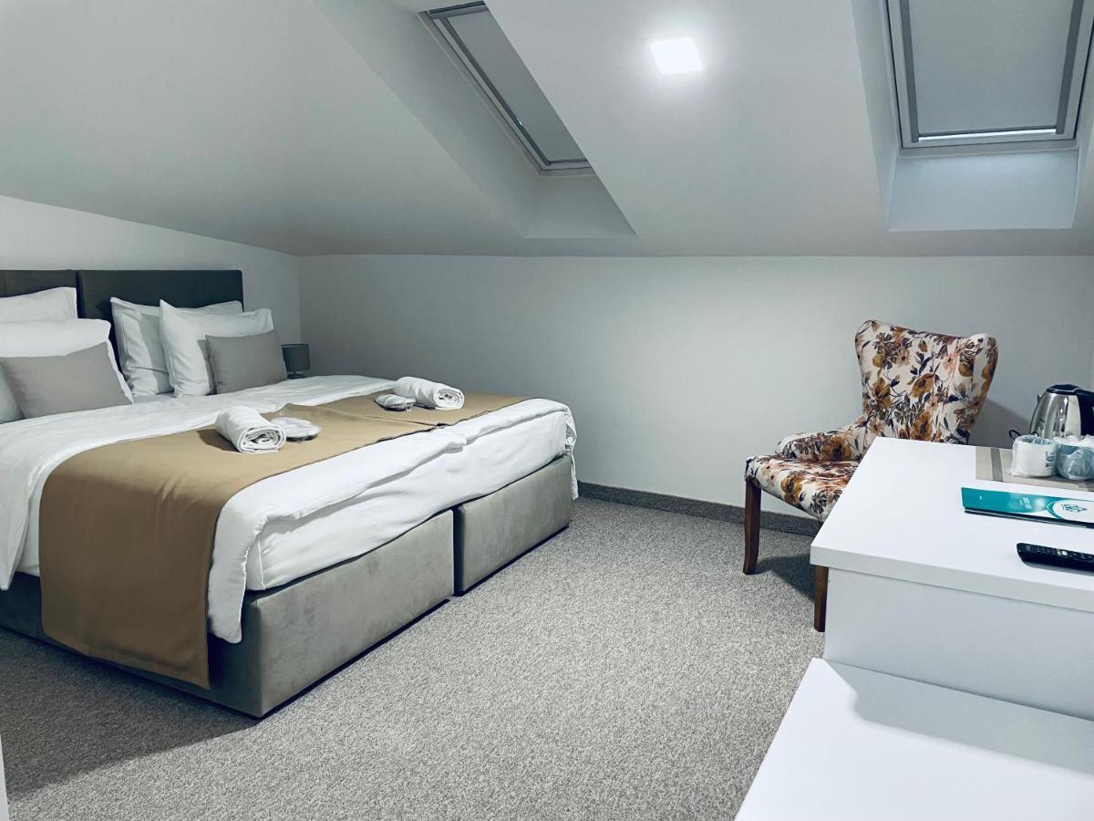 Hotel Vezir Palace 特拉夫尼克 外观 照片