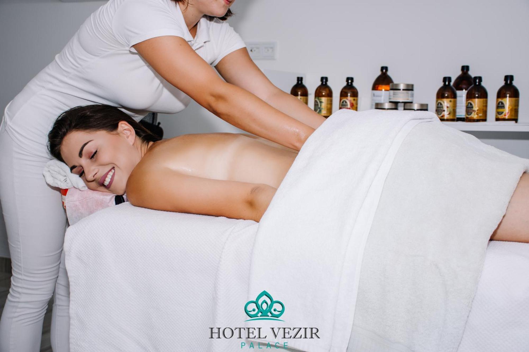 Hotel Vezir Palace 特拉夫尼克 外观 照片