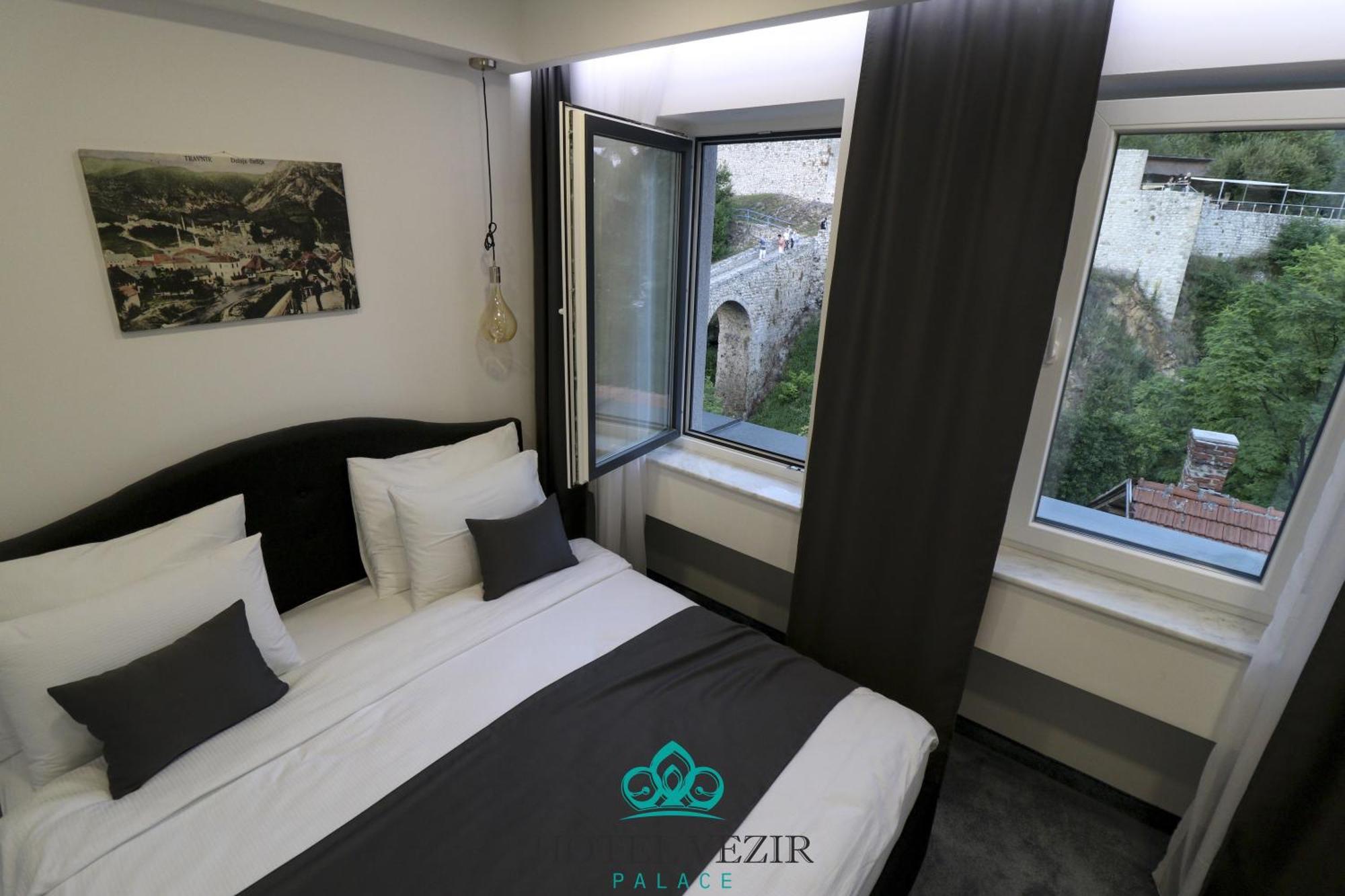 Hotel Vezir Palace 特拉夫尼克 外观 照片